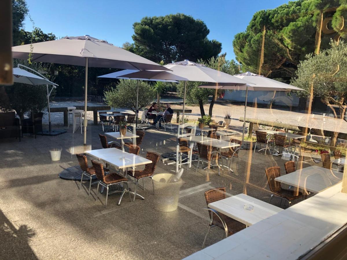 Hotel Restaurant La Plage Port-Saint-Louis-du-Rhône Kültér fotó